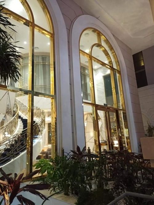 Cửa kính inox mạ vàng - Hình ảnh 5