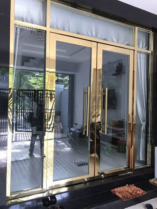 Cửa kính inox mạ vàng - Hình ảnh 4