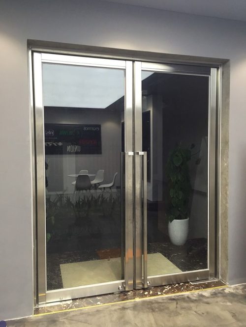 Cửa kính lùa khung inox - Hình ảnh 2