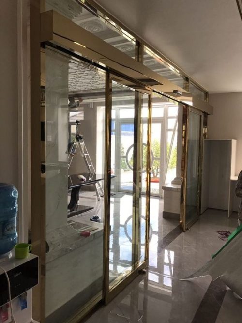 Cửa kính inox mạ vàng - Hình ảnh 3