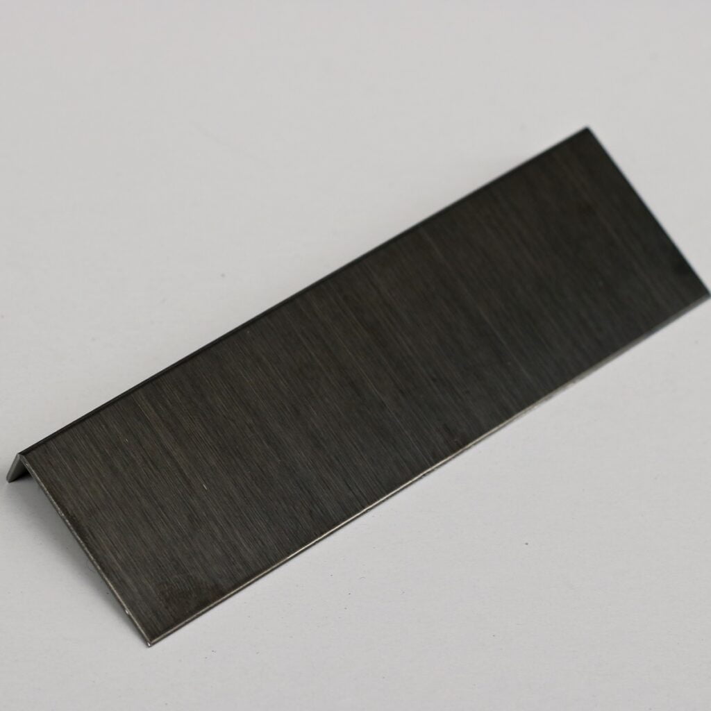 nẹp inox chữ L đen xước