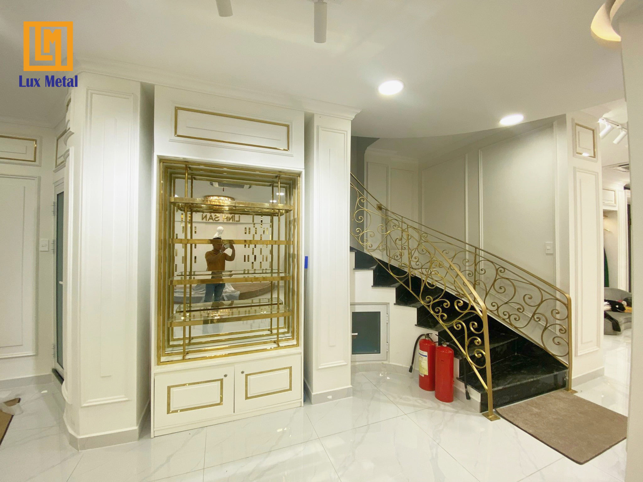 Tấm inox vàng gương Trang trí nội thất bằng inox vàng gương